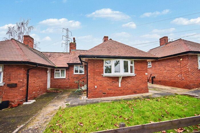 1 Bedroom Bungalow For Sale In Long Causeway, Stanley, Wakefield, West Yorkshire, WF3