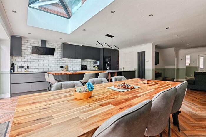 4 Bedroom Detached House For Sale In Cutshill Close, Birmingham, B36