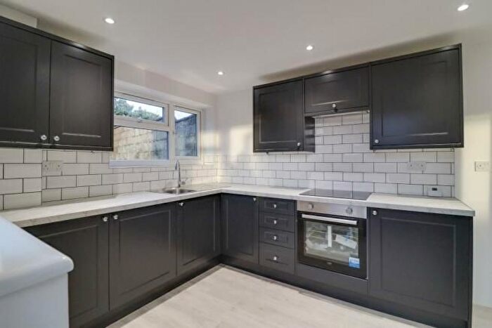 2 Bedroom Property To Rent In Swift Road, Southampton, SO19