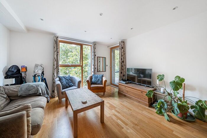 2 Bedroom Flat To Rent In New Kent Road, London, SE1