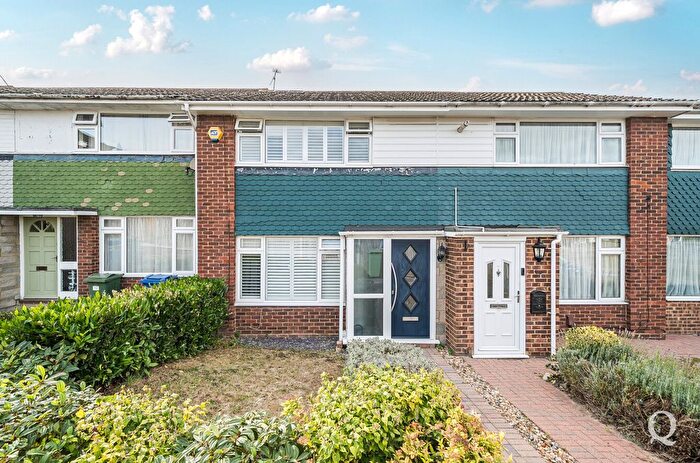 2 Bedroom Terraced House For Sale In Lansdown Road, Sittingbourne, Kent, ME10
