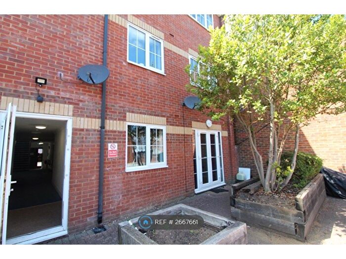 1 Bedroom Flat To Rent In Princess Lodge, Luton, LU1