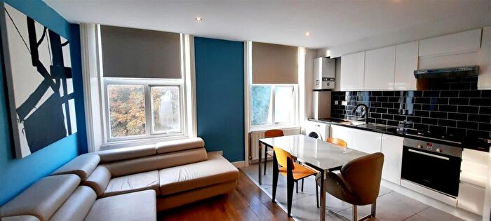 2 Bedroom Apartment To Rent In Cambridge Road, West Kilburn, London, NW6