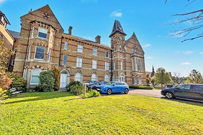 2 Bedroom Flat For Sale In Weymouth, DT4