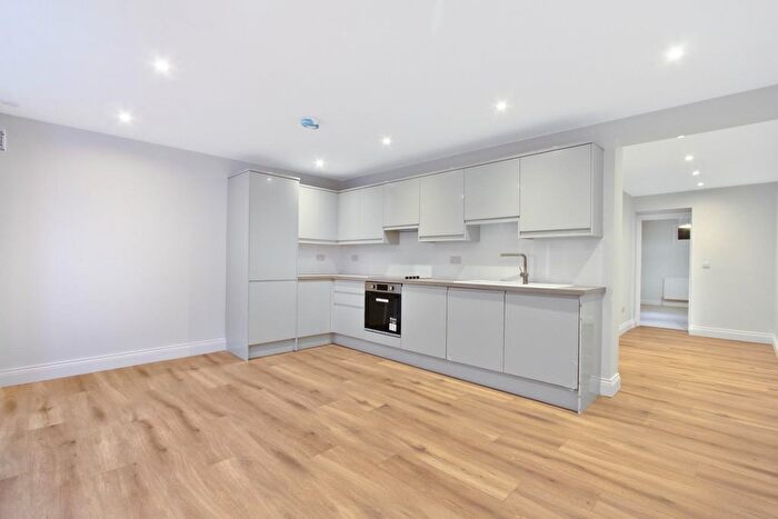 2 Bedroom Flat For Sale In Wilson Road, London, SE5