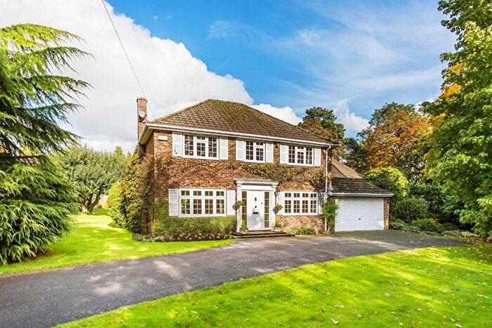 4 Bedroom Detached House For Sale In Greenhurst Lane, Hurst Green, RH8