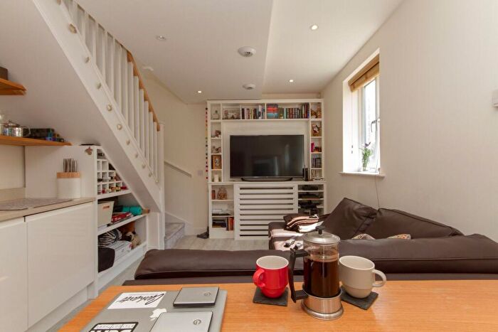 1 Bedroom House To Rent In Austin Court, Cambridge, Cambridgeshire, CB4