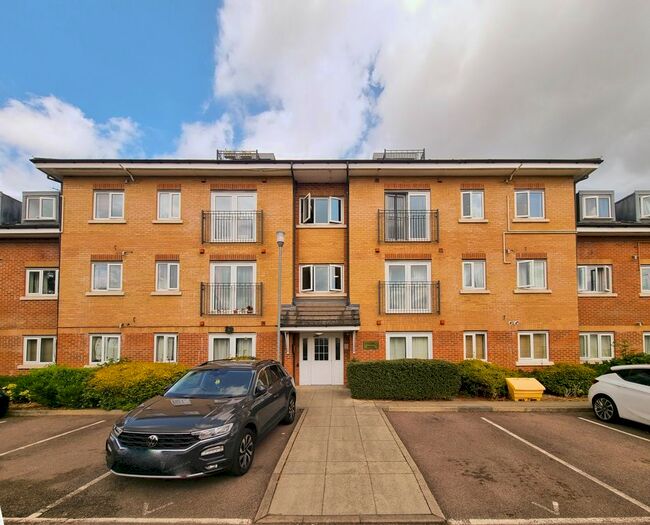 2 Bedroom Flat To Rent In Loweswater Close, Watford, WD25