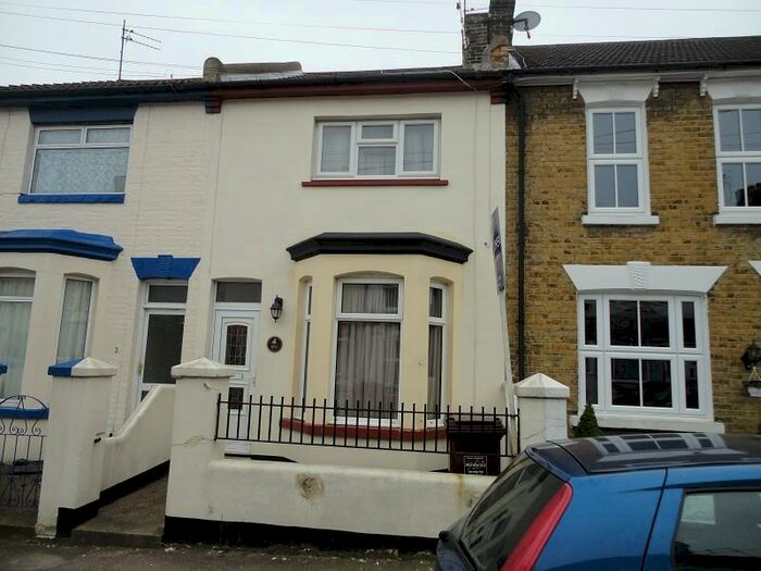 3 Bedroom Terraced House To Rent In Jeyes Road, Gillingham, Kent., ME7