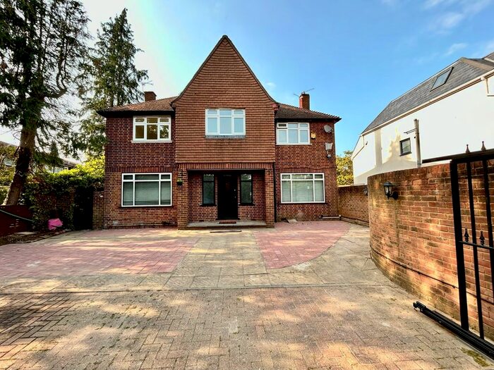 4 Bedroom Detached House To Rent In Slough Road, Iver, SL0