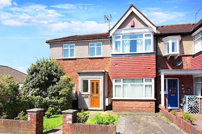 2 Bedroom Apartment To Rent In Rayners Lane, Harrow, HA2