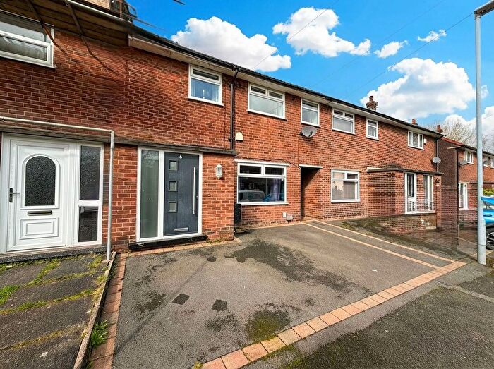 3 Bedroom Terraced House For Sale In Dale View, Hyde, SK14