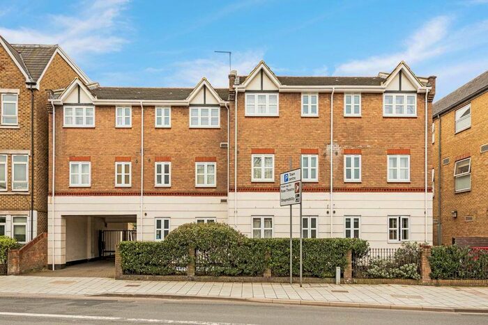 1 Bedroom Flat To Rent In London Road, Kingston Upon Thames, KT2