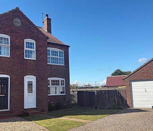 3 Bedroom Semi-Detached House To Rent In Weaverthorpe, Malton, YO17
