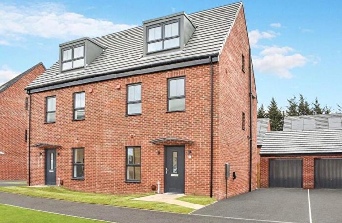 4 Bedroom Semi Detached House To Rent In Eliza Grant Road, Crossgates, Leeds, LS15