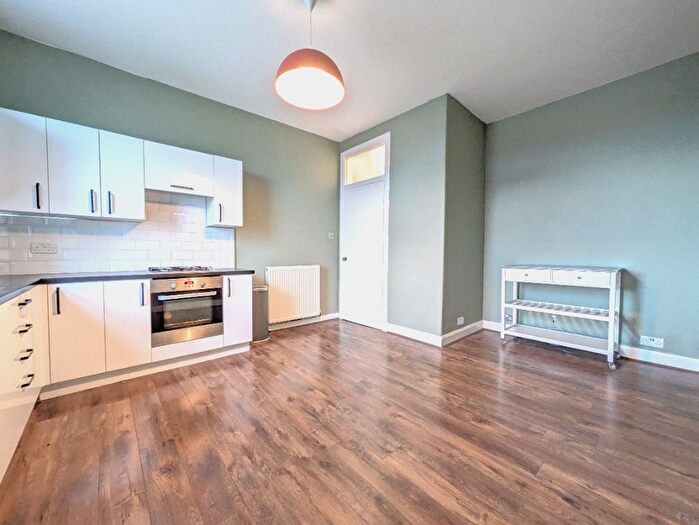 1 Bedroom Flat To Rent In Rossie Place, Easter Road, Edinburgh, EH7
