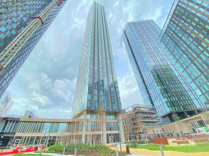 2 Bedroom Apartment To Rent In The Blade, M15