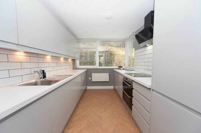 2 Bedroom Flat To Rent In Plas-Y-Coed, Lake Road East, Lakeside, Cardiff CF23