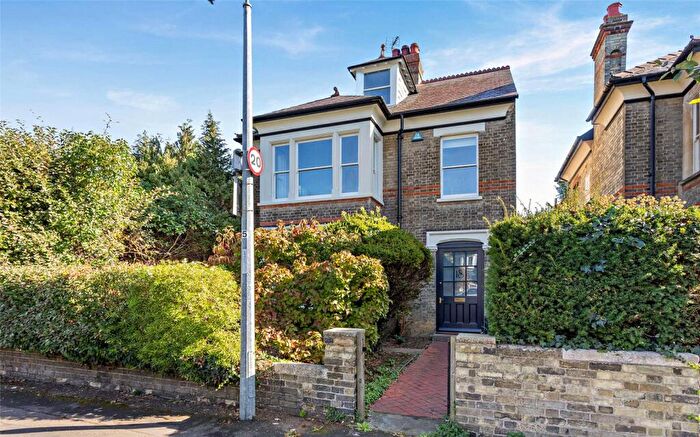 4 Bedroom Detached House To Rent In De Freville Avenue, Cambridge, Cambridgeshire, CB4