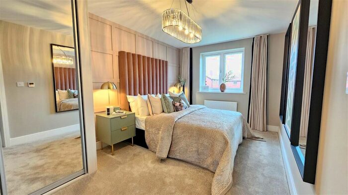 3 Bedroom Semi-Detached House For Sale In Woodlark Place, Greenham Road, Newbury, RG14