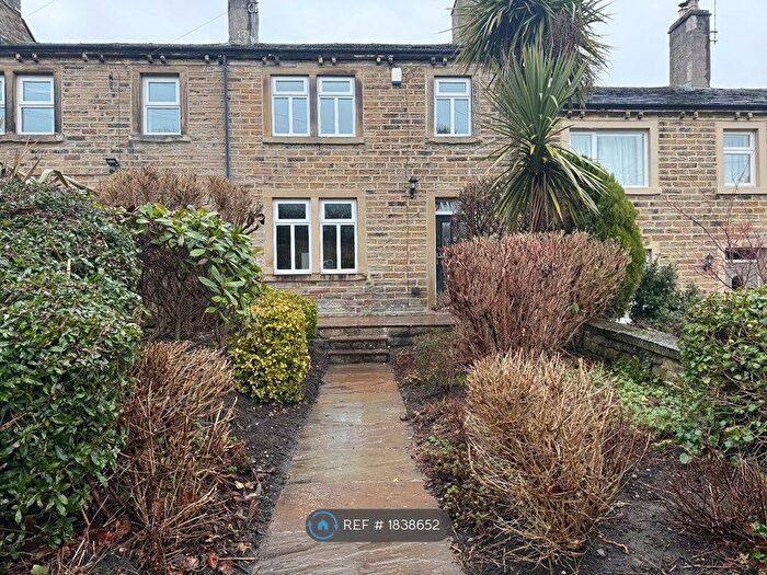 2 Bedroom Terraced House To Rent In Greenhead Lane, Huddersfield, HD5