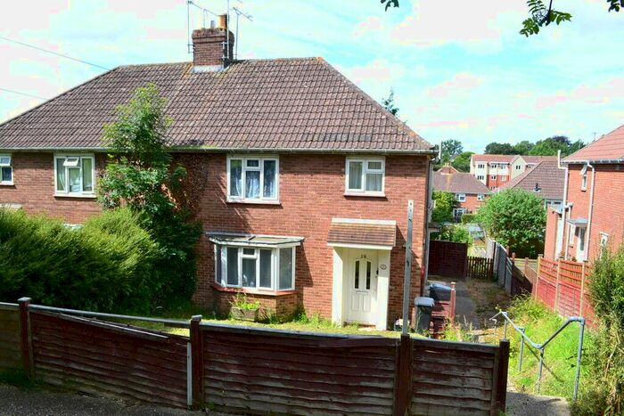 2 Bedroom Flat To Rent In St. Davids Crescent, Yeovil Marsh, Yeovil, BA21