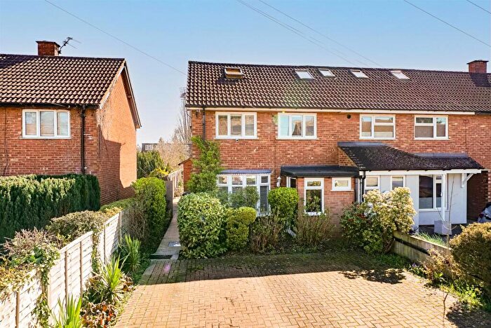 4 Bedroom House For Sale In Howard Close, St. Albans, AL1