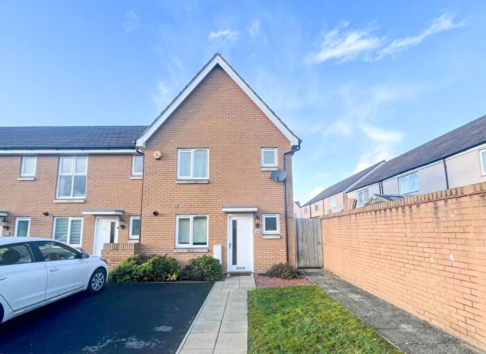 3 Bedroom End Of Terrace House For Sale In Wood Street, Patchway, Bristol, BS34