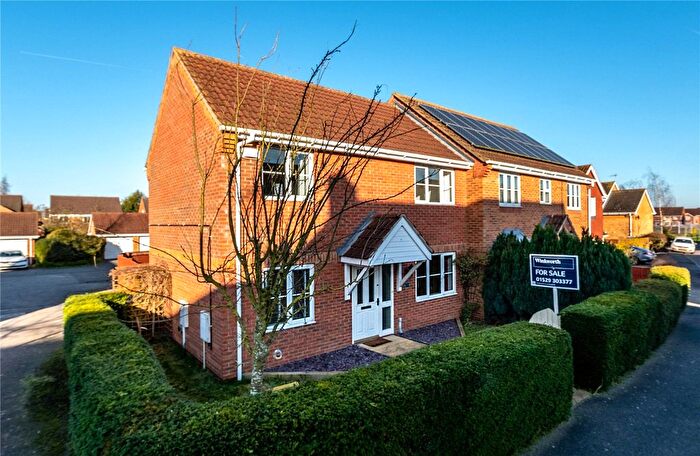 3 Bedroom Semi Detached House For Sale In Larch Close, Ruskington, Sleaford, Lincolnshire, NG34