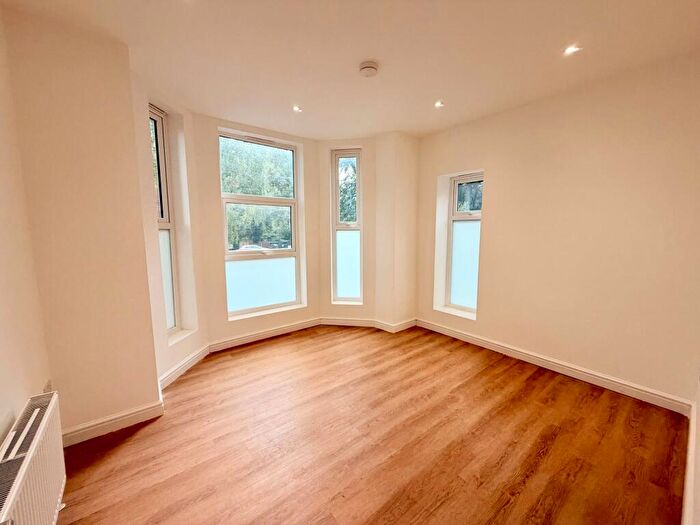 3 Bedroom Apartment To Rent In Deerpark Road, Manchester, M16