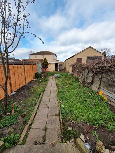 3 Bedroom Terraced House For Sale In Scotland Green Road, Enfield, Greater London, EN3