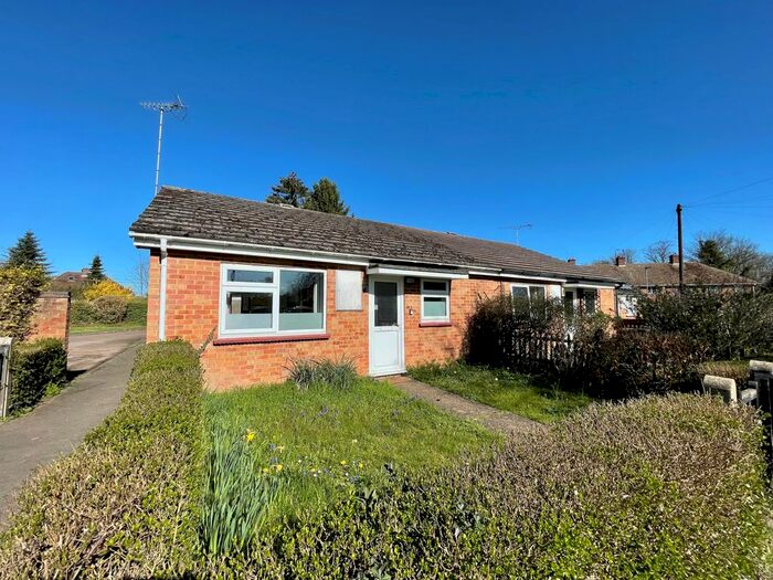 2 Bedroom Bungalow To Rent In Granhams Close, Great Shelford, Cambridge, CB22