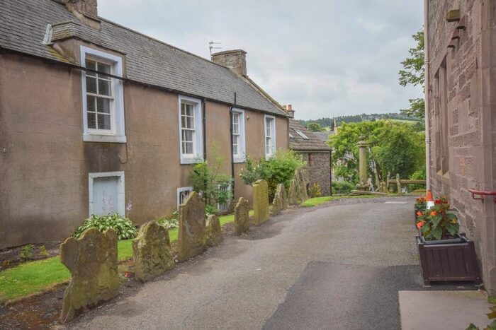 2 Bedroom Flat To Rent In Albion Place, Forfar, Angus, DD8