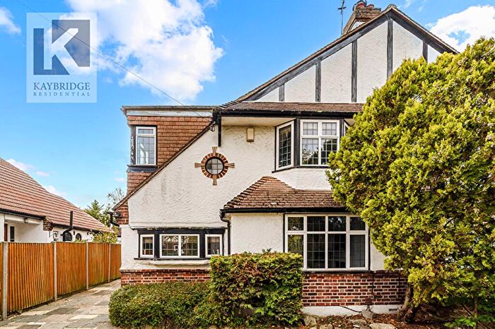 4 Bedroom Semi Detached House To Rent In Tudor Avenue, Worcester Park, KT4