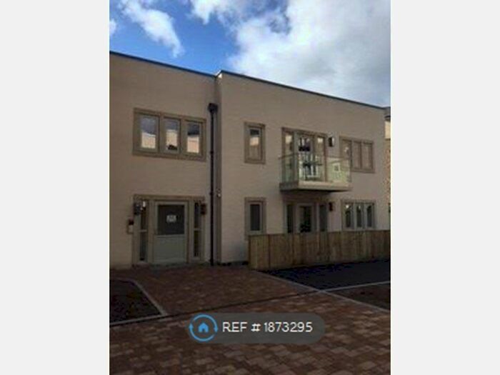 2 Bedroom Flat To Rent In Corn Mill Fold, Leeds, LS18