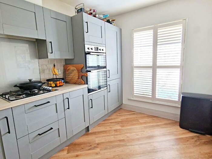 3 Bedroom Terraced House For Sale In Clifton Close, Bicester, OX26