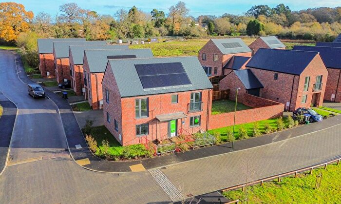 4 Bedroom Link Detached House For Sale In Scaynes Hill Road, Lindfield, RH16