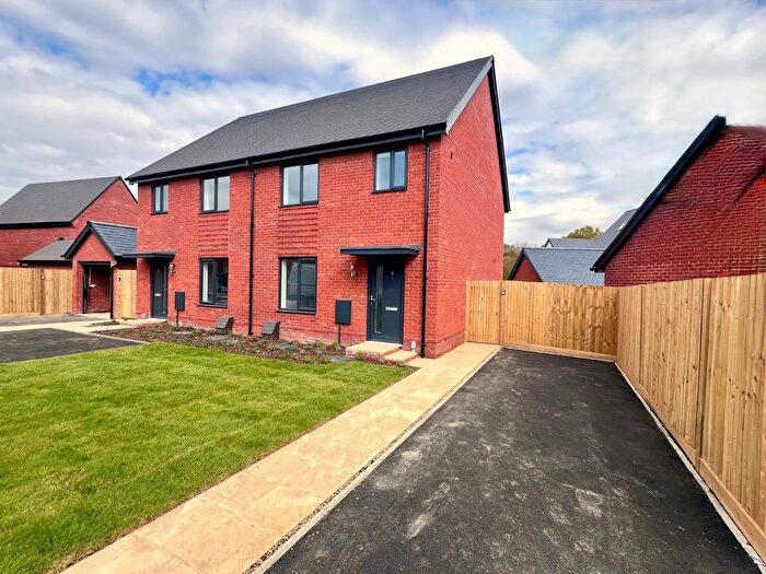 3 Bedroom Semi-Detached House To Rent In Bedlams Close, Whiteley, Fareham, Hampshire, PO15