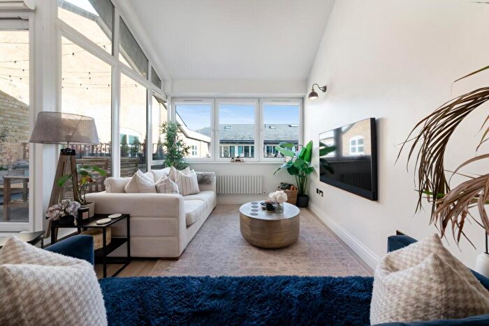 2 Bedroom Apartment For Sale In The Grainstore, Western Gateway, E16