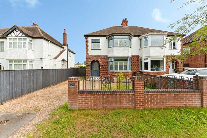 3 Bedroom Semi Detached House For Sale In Kenwick Road, Louth, LN11