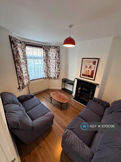 5 Bedroom Terraced House To Rent In Denton Road, Enfield, N18