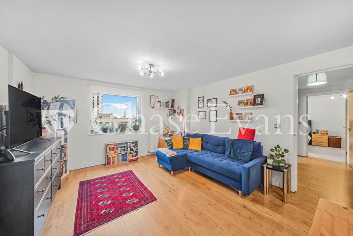 2 Bedroom Flat For Sale In Houblon Apartments, Tyne Street, Aldgate, London, E1