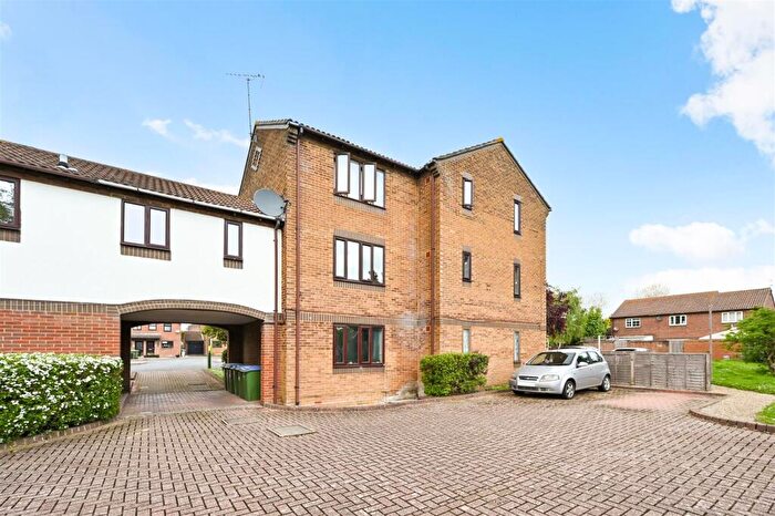 Studio To Rent In Warren Way, Barnham, PO22