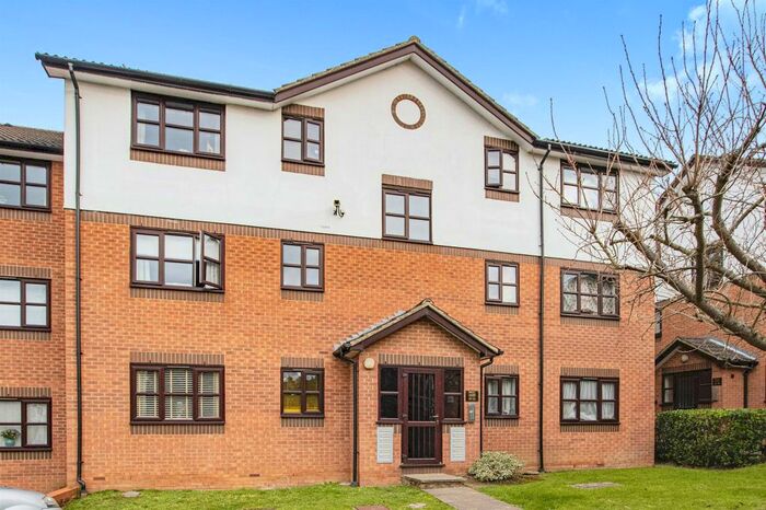 Studio To Rent In Argyle Court, King Georges Avenue, Watford, WD18