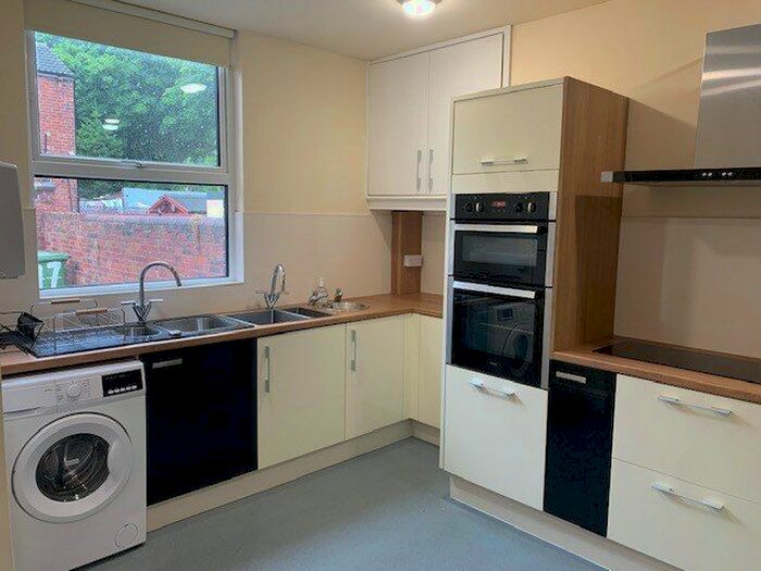 1 Bedroom Studio To Rent In Pontefract Road, Castleford, WF10