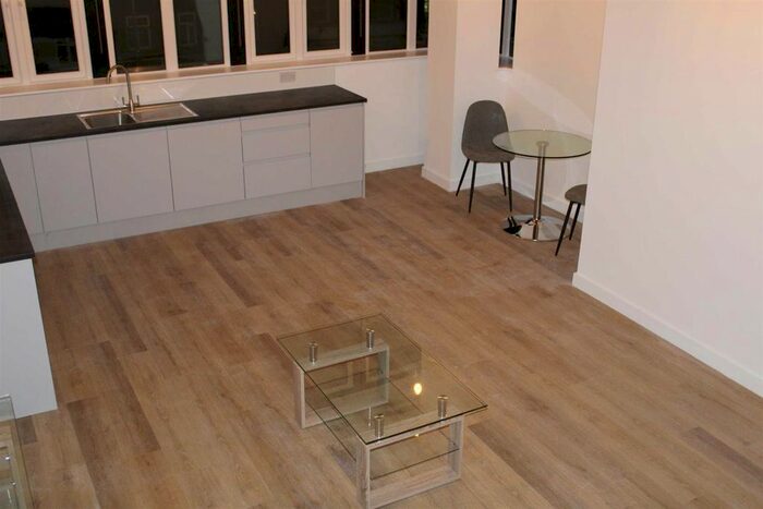 1 Bedroom Flat To Rent In High Street, West Bromwich, B70