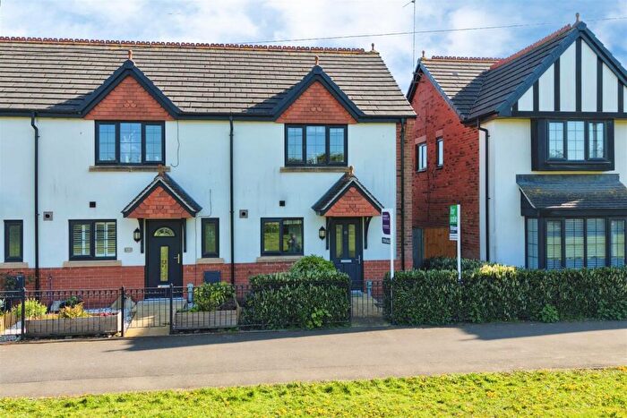 2 Bedroom End Of Terrace House For Sale In Stable Walk, Hull, HU3