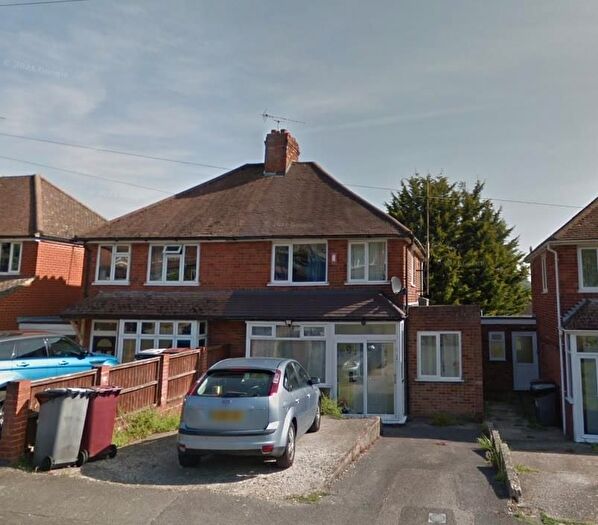 4 Bedroom Semi-Detached House To Rent In Grasemere Avenue, Tilehurst, RG30
