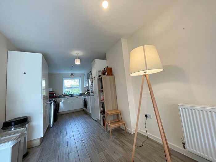 4 Bedroom Semi-Detached House To Rent In Daniel Hill Mews, Sheffield, S6