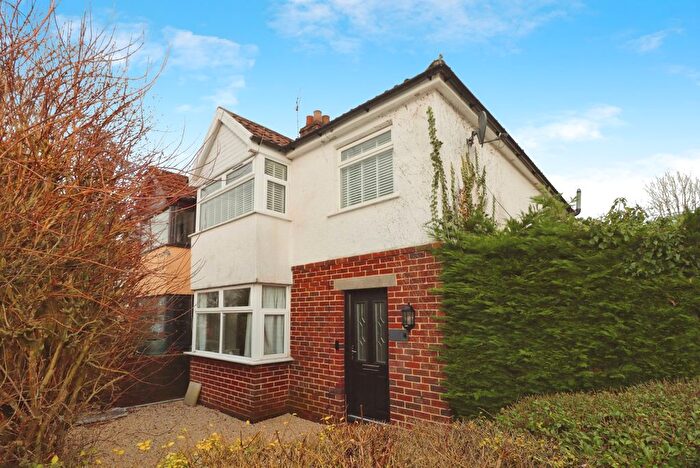 3 Bedroom Semi Detached House For Sale In South Avenue, Yate, Bristol, Gloucestershire, BS37